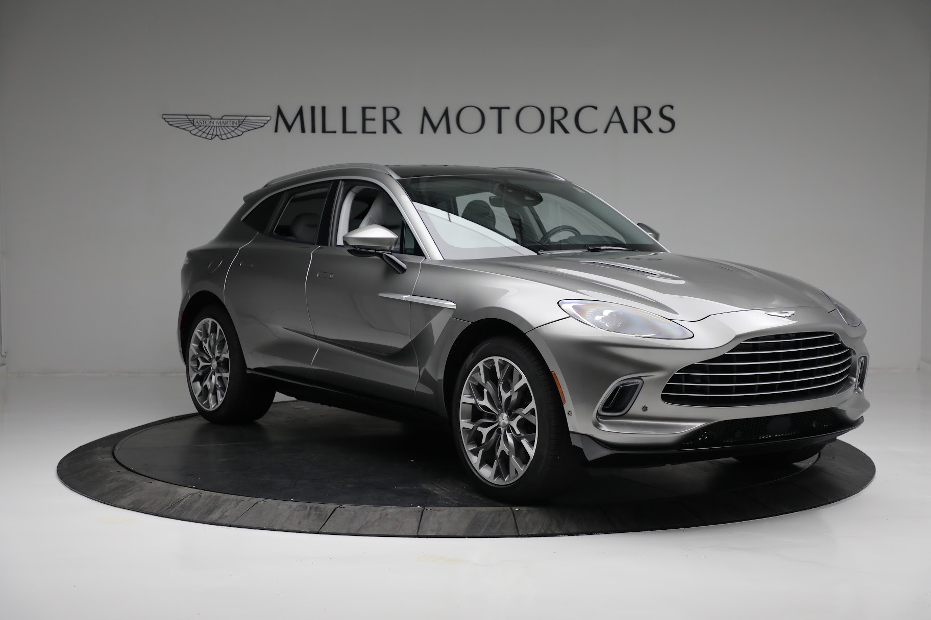 Aston Martin DBX セーフティカー 2021 New 2021 Aston Martin DBX For Sale () | Miller Motorcars