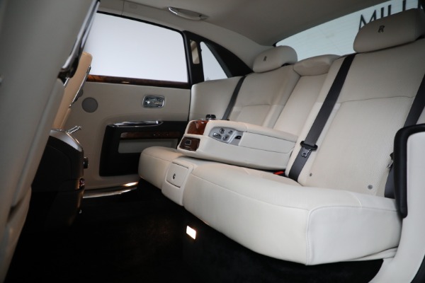 Used 2012 Rolls-Royce Ghost EWB for sale Sold at Aston Martin of Greenwich in Greenwich CT 06830 27
