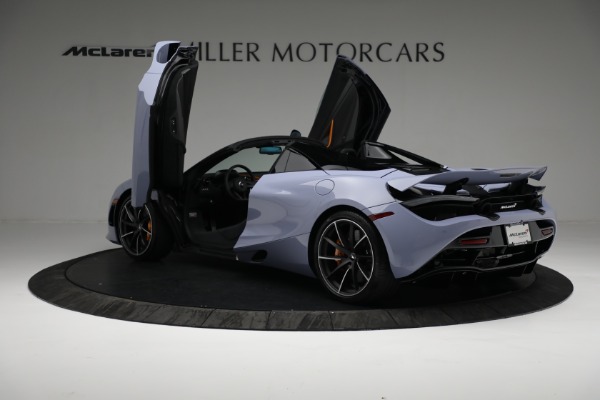 New 2022 McLaren 720S Spider for sale $425,080 at Aston Martin of Greenwich in Greenwich CT 06830 16