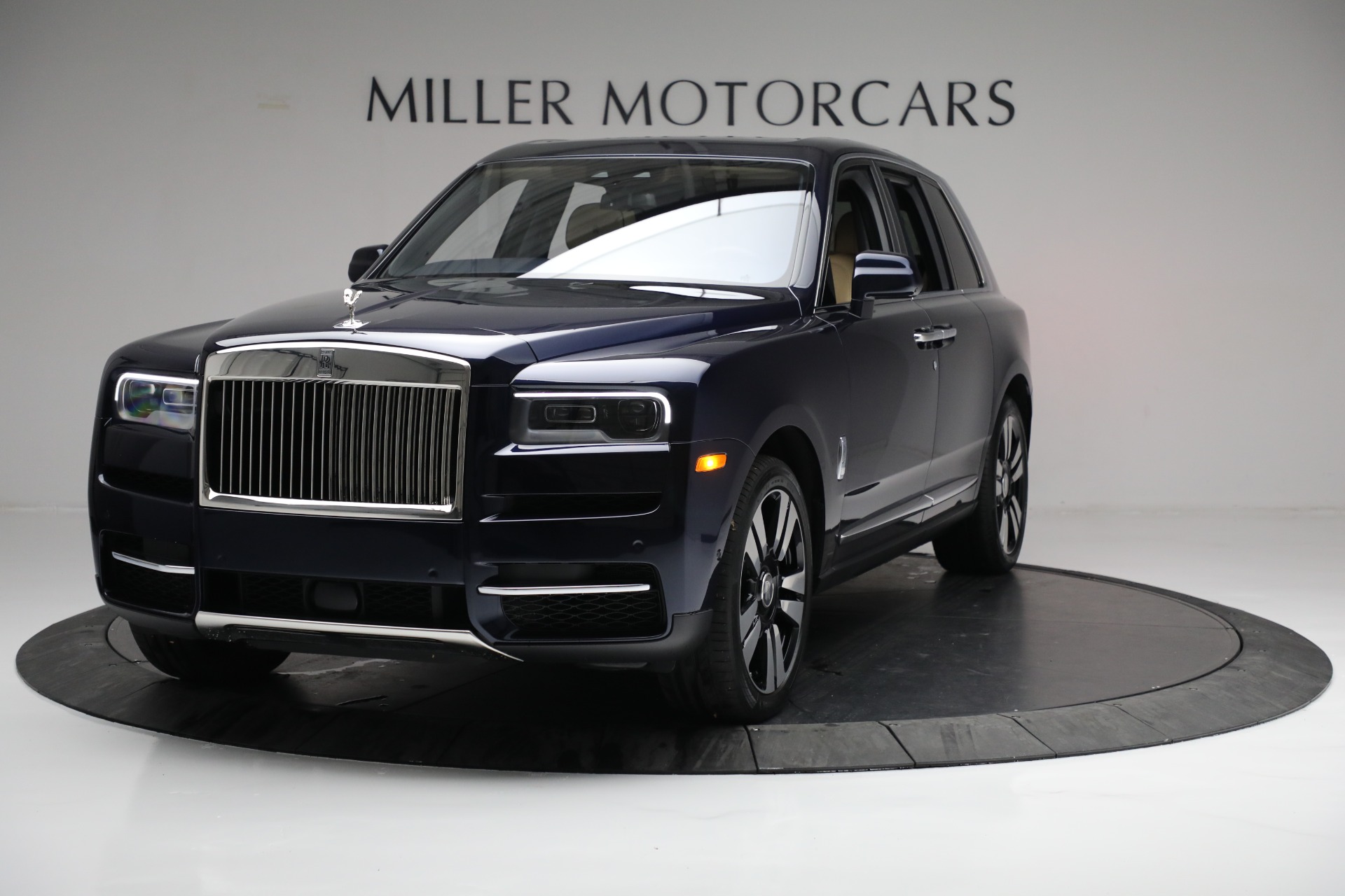 Used 2019 Rolls-Royce Cullinan for sale Sold at Aston Martin of Greenwich in Greenwich CT 06830 1