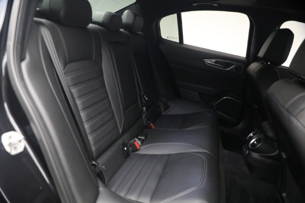 Used 2022 Alfa Romeo Giulia Veloce for sale $27,900 at Miller Motorcars Aston Martin in Greenwich CT 06830 19