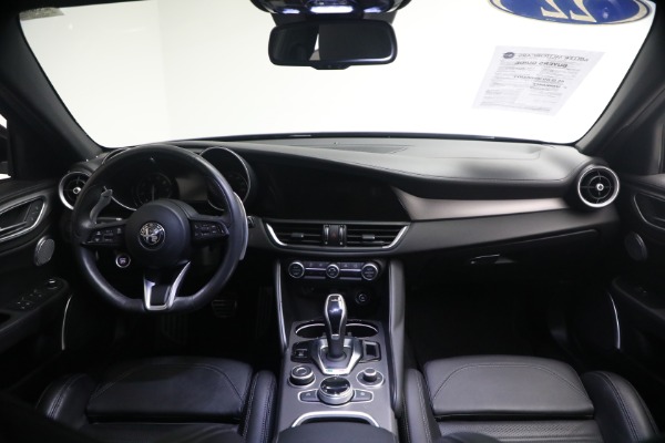 Used 2022 Alfa Romeo Giulia Veloce for sale $27,900 at Miller Motorcars Aston Martin in Greenwich CT 06830 21