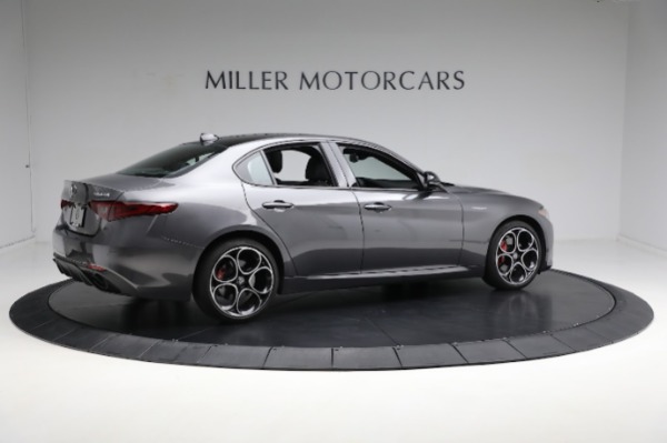 Used 2022 Alfa Romeo Giulia Veloce for sale $36,900 at Aston Martin of Greenwich in Greenwich CT 06830 12