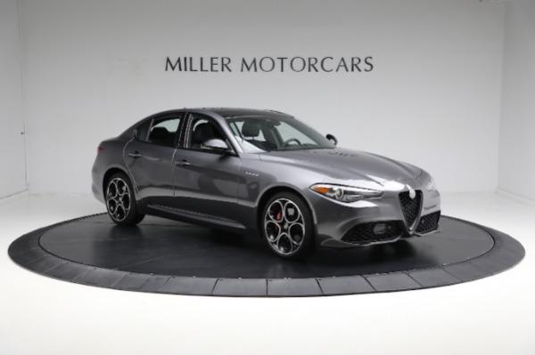 Used 2022 Alfa Romeo Giulia Veloce for sale $36,900 at Aston Martin of Greenwich in Greenwich CT 06830 16