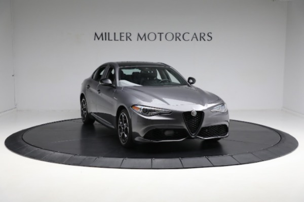 Used 2022 Alfa Romeo Giulia Veloce for sale $36,900 at Aston Martin of Greenwich in Greenwich CT 06830 17