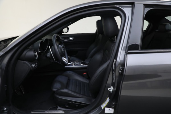 Used 2022 Alfa Romeo Giulia Veloce for sale Sold at Aston Martin of Greenwich in Greenwich CT 06830 19