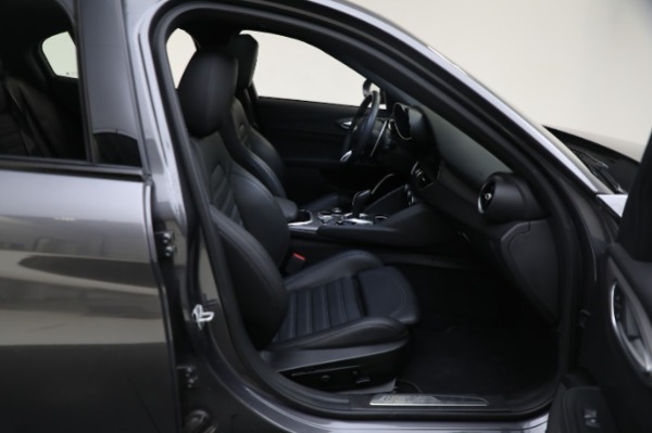 Used 2022 Alfa Romeo Giulia Veloce for sale Sold at Aston Martin of Greenwich in Greenwich CT 06830 20