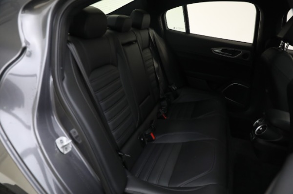 Used 2022 Alfa Romeo Giulia Veloce for sale Sold at Aston Martin of Greenwich in Greenwich CT 06830 26