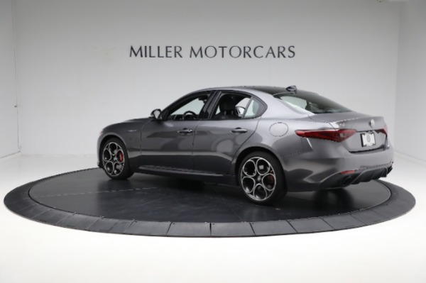 Used 2022 Alfa Romeo Giulia Veloce for sale Sold at Aston Martin of Greenwich in Greenwich CT 06830 7