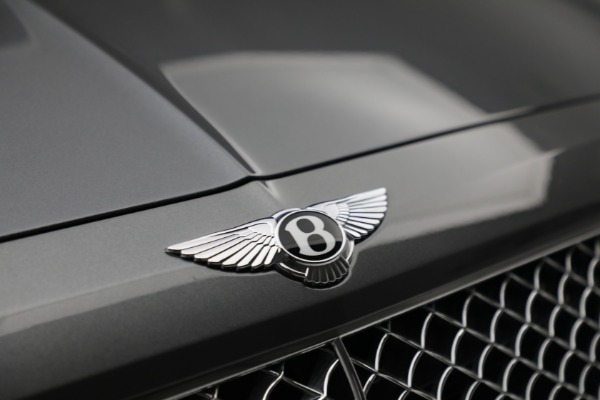 Used 2018 Bentley Bentayga W12 Signature for sale $179,900 at Aston Martin of Greenwich in Greenwich CT 06830 11