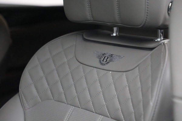 Used 2018 Bentley Bentayga W12 Signature for sale $179,900 at Aston Martin of Greenwich in Greenwich CT 06830 17