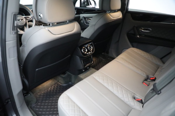 Used 2018 Bentley Bentayga W12 Signature for sale $179,900 at Aston Martin of Greenwich in Greenwich CT 06830 18