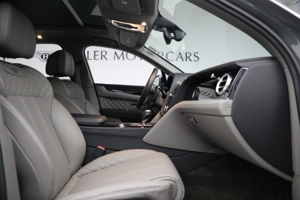 Used 2018 Bentley Bentayga W12 Signature for sale $179,900 at Aston Martin of Greenwich in Greenwich CT 06830 23