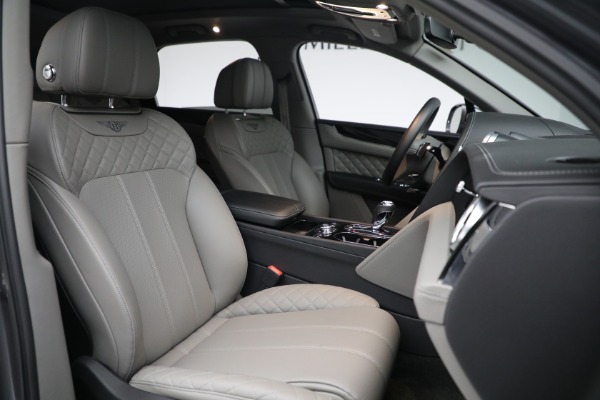 Used 2018 Bentley Bentayga W12 Signature for sale $179,900 at Aston Martin of Greenwich in Greenwich CT 06830 24