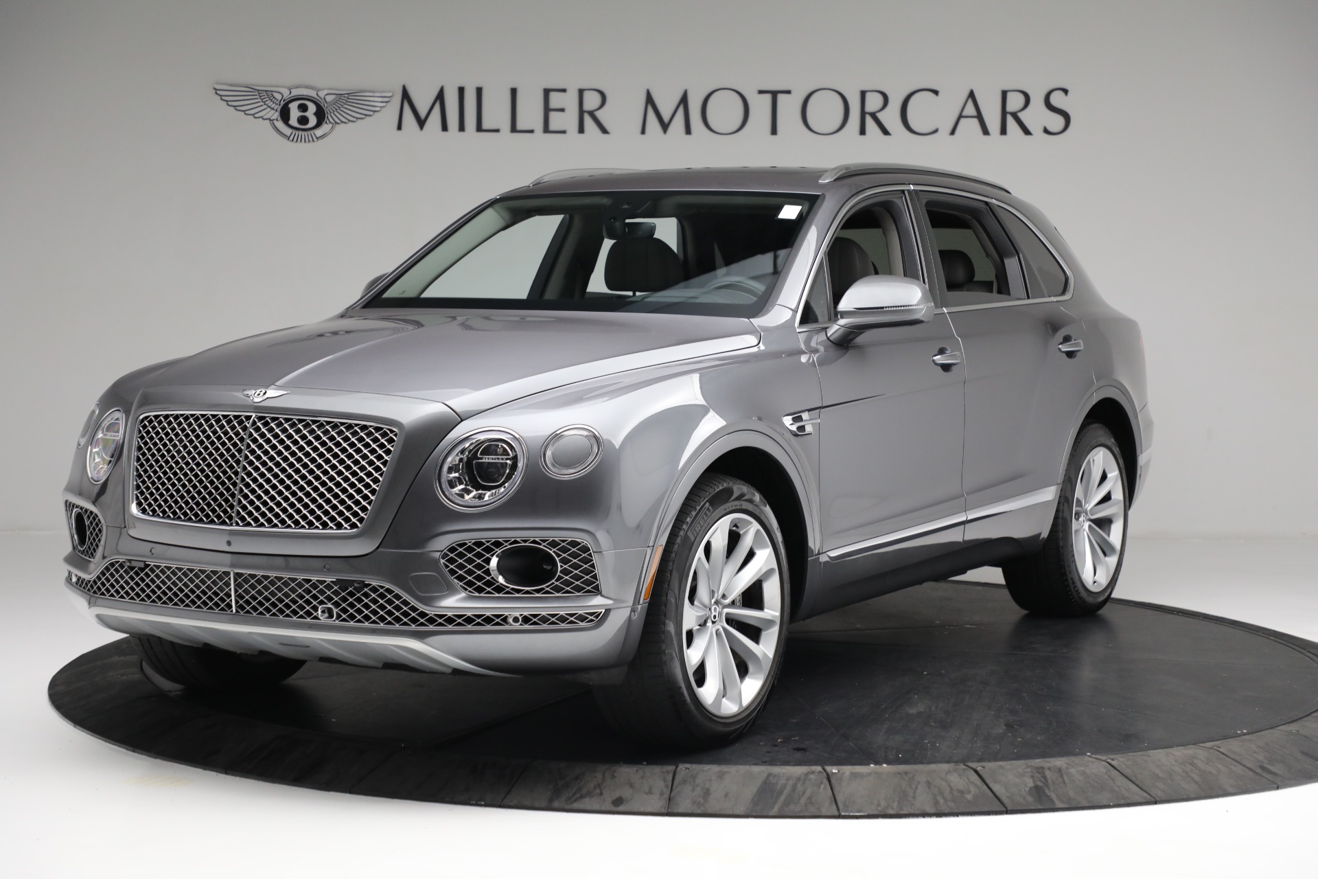 Used 2018 Bentley Bentayga W12 Signature for sale Sold at Aston Martin of Greenwich in Greenwich CT 06830 1