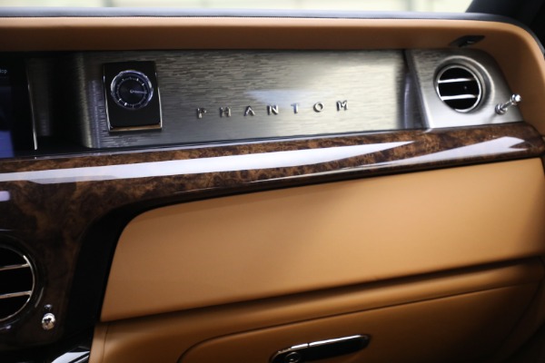 Used 2022 Rolls-Royce Phantom for sale Sold at Aston Martin of Greenwich in Greenwich CT 06830 26