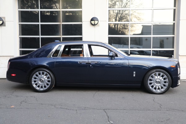 Used 2022 Rolls-Royce Phantom for sale Sold at Aston Martin of Greenwich in Greenwich CT 06830 4