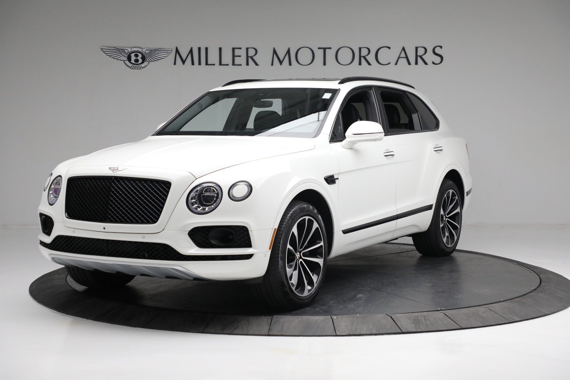 Used 2019 Bentley Bentayga V8 for sale Sold at Aston Martin of Greenwich in Greenwich CT 06830 1