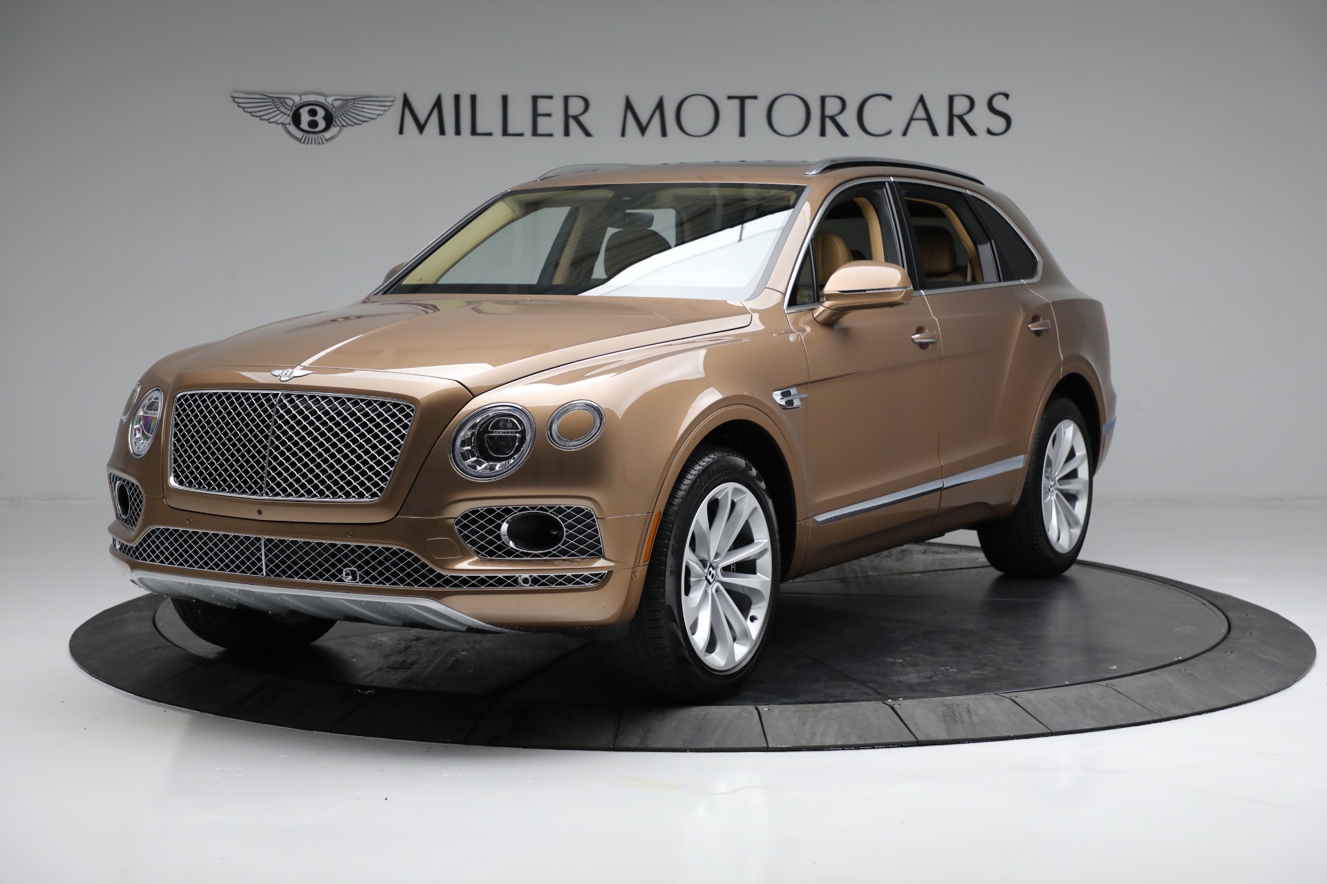 Used 2017 Bentley Bentayga W12 for sale Sold at Aston Martin of Greenwich in Greenwich CT 06830 1