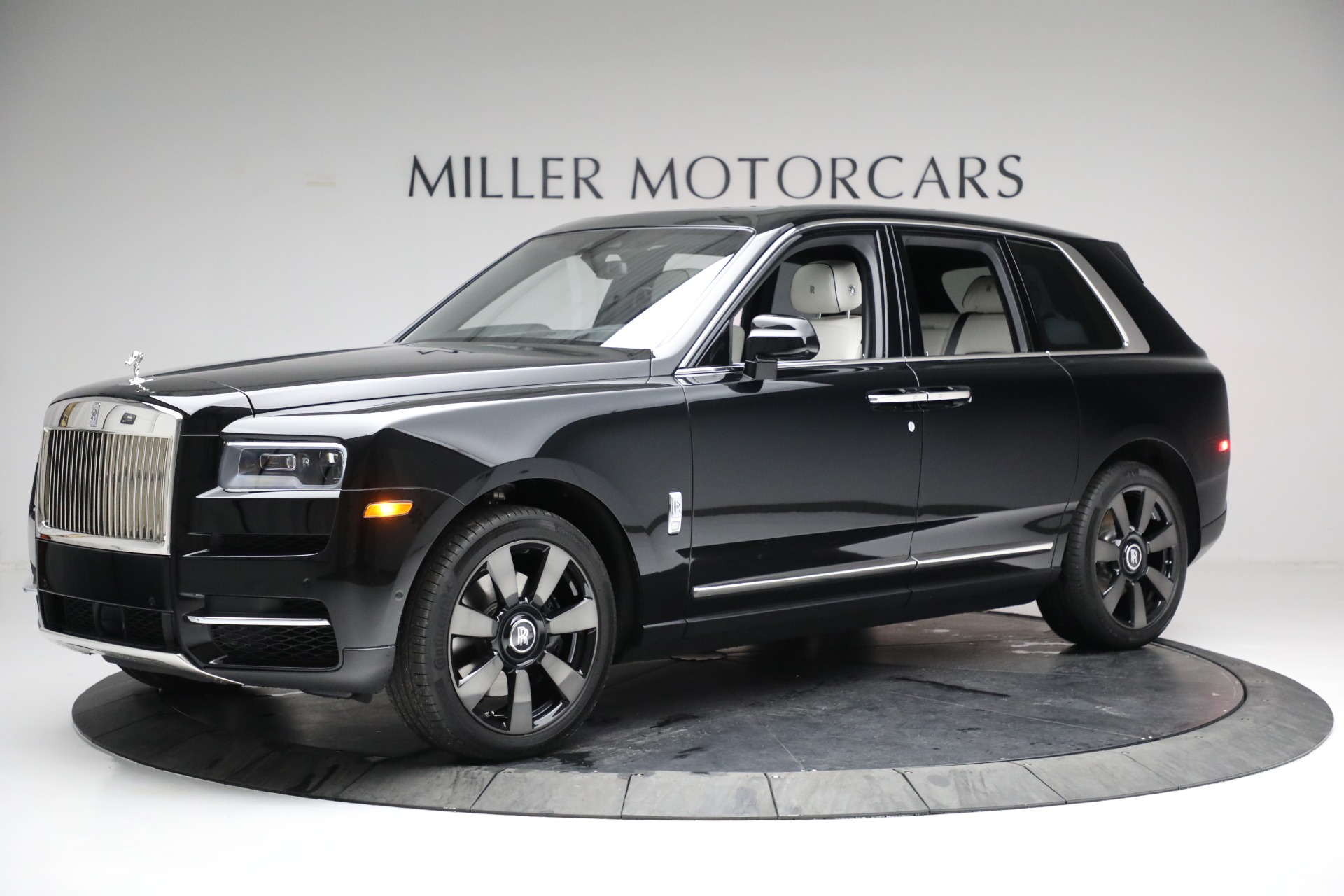 Used 2020 Rolls-Royce Cullinan for sale $449,900 at Aston Martin of Greenwich in Greenwich CT 06830 1