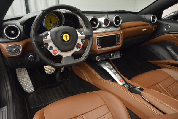 Used 2015 Ferrari California T for sale Sold at Aston Martin of Greenwich in Greenwich CT 06830 25