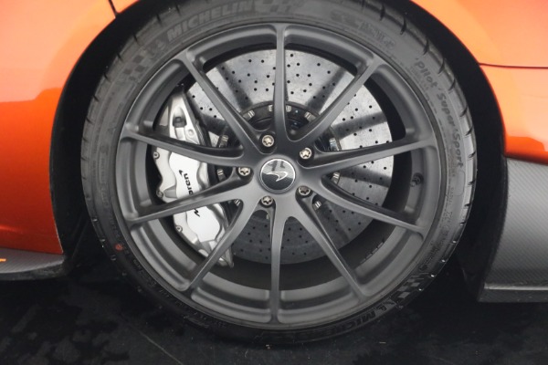 Used 2016 McLaren 675LT Spider for sale $275,900 at Aston Martin of Greenwich in Greenwich CT 06830 26