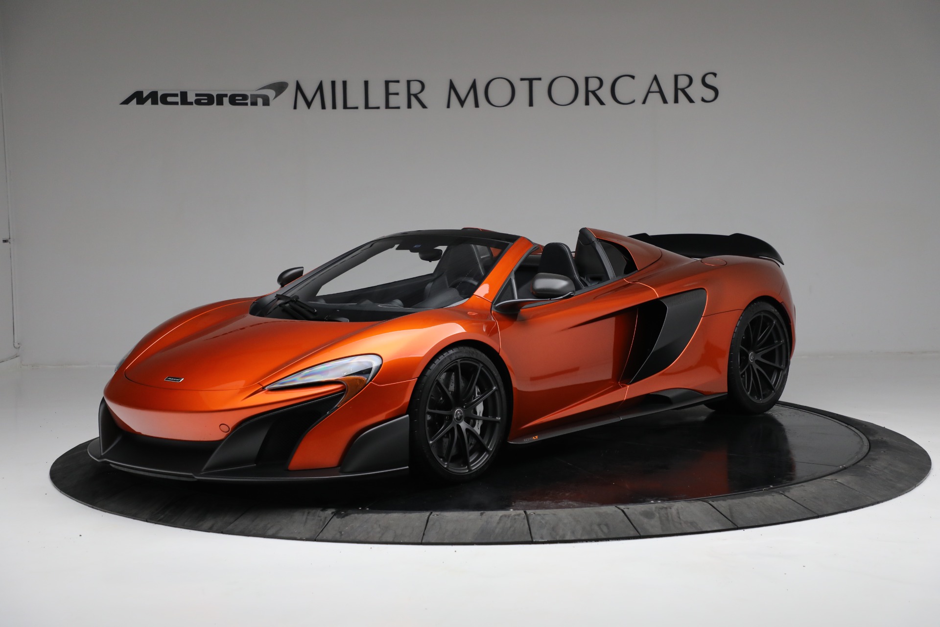 Used 2016 McLaren 675LT Spider for sale $299,900 at Aston Martin of Greenwich in Greenwich CT 06830 1