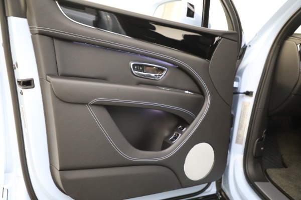 Used 2022 Bentley Bentayga V8 for sale $199,900 at Aston Martin of Greenwich in Greenwich CT 06830 17