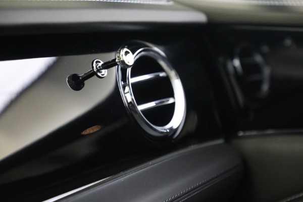 Used 2022 Bentley Bentayga V8 for sale $199,900 at Aston Martin of Greenwich in Greenwich CT 06830 24