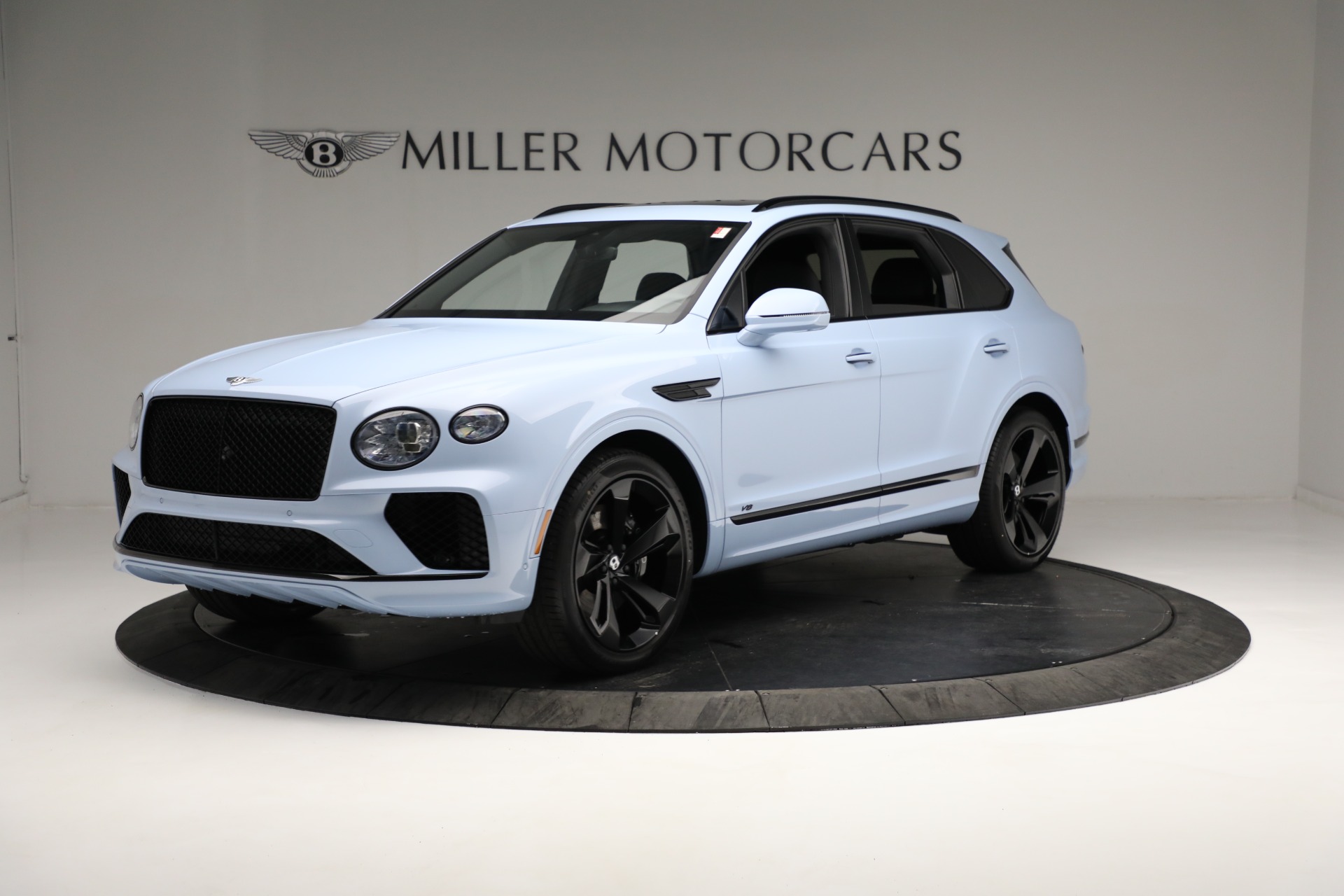 Used 2022 Bentley Bentayga V8 for sale $199,900 at Aston Martin of Greenwich in Greenwich CT 06830 1