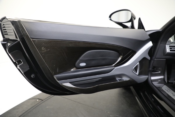 Used 2005 Porsche Carrera GT for sale $1,400,000 at Aston Martin of Greenwich in Greenwich CT 06830 26