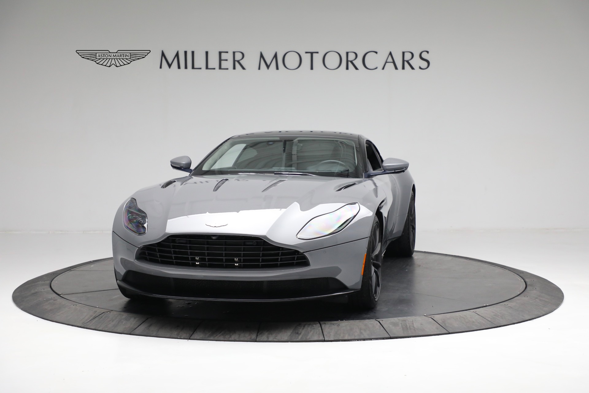 ASTON MARTIN カタログ 2021 Aston Martin Vantage Coupe for Sale - Cars & Bids