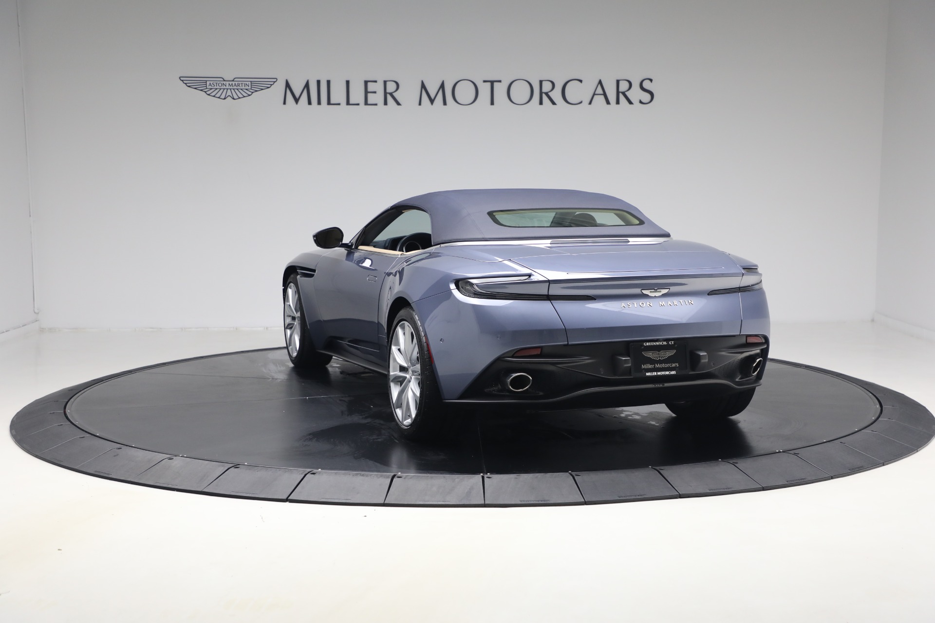 2022 Aston Martin DB11 Base - Photo 20