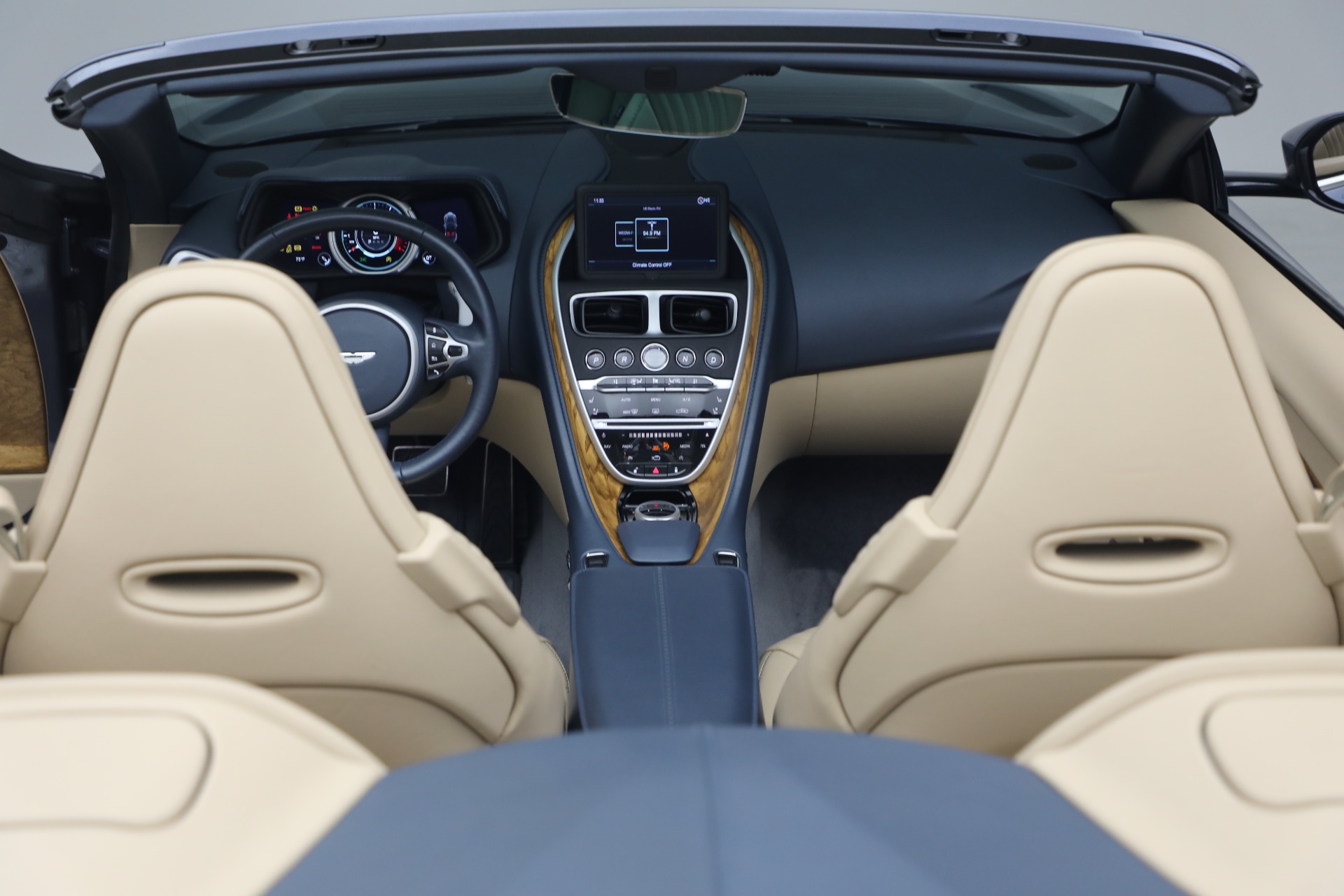2022 Aston Martin DB11 Base - Photo 30