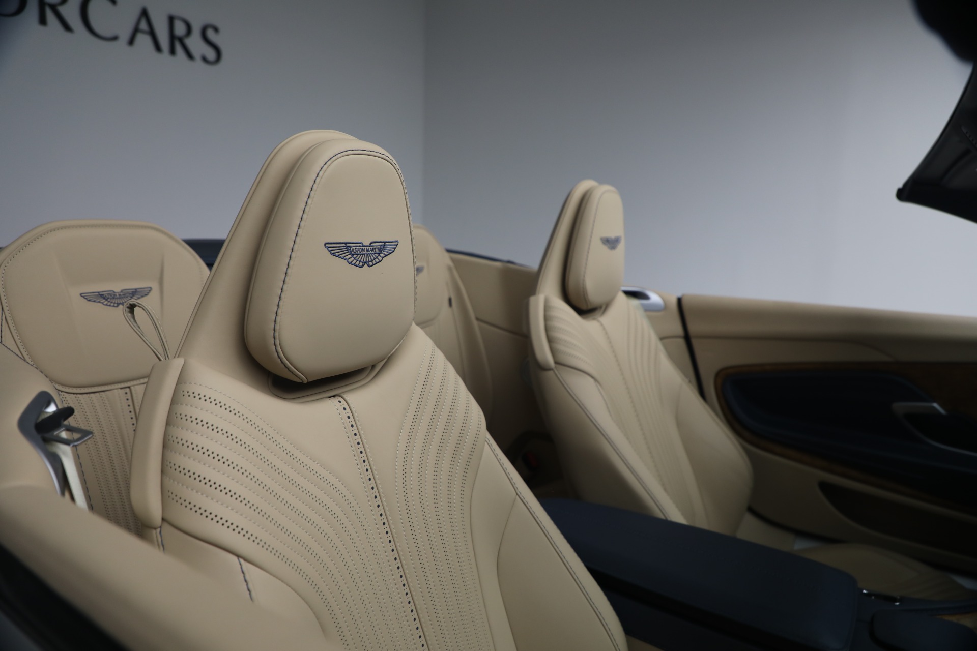2022 Aston Martin DB11 Base - Photo 42