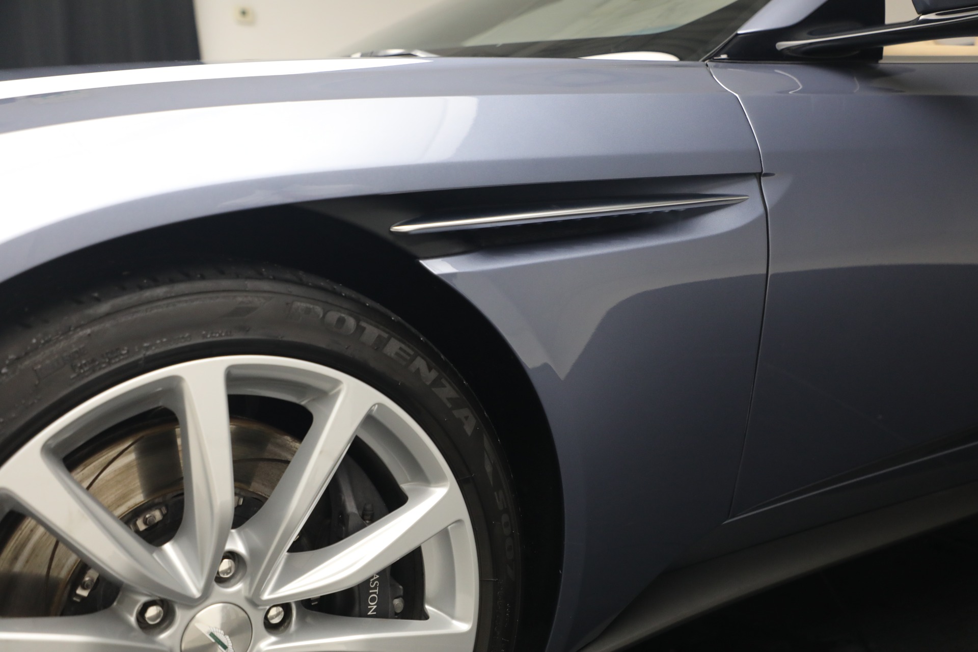 2022 Aston Martin DB11 Base - Photo 50