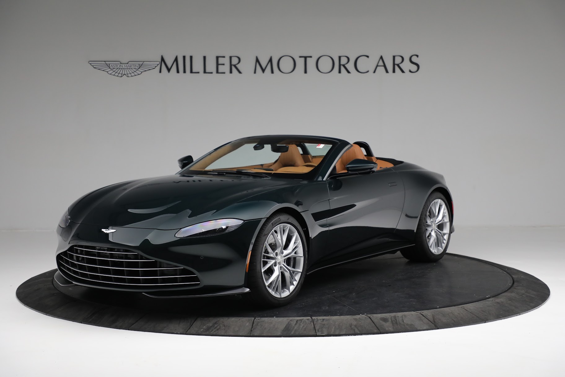 New 2022 Aston Martin Vantage Roadster for sale Sold at Aston Martin of Greenwich in Greenwich CT 06830 1