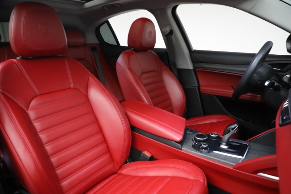 Used 2019 Alfa Romeo Stelvio Ti Lusso for sale $39,900 at Aston Martin of Greenwich in Greenwich CT 06830 14