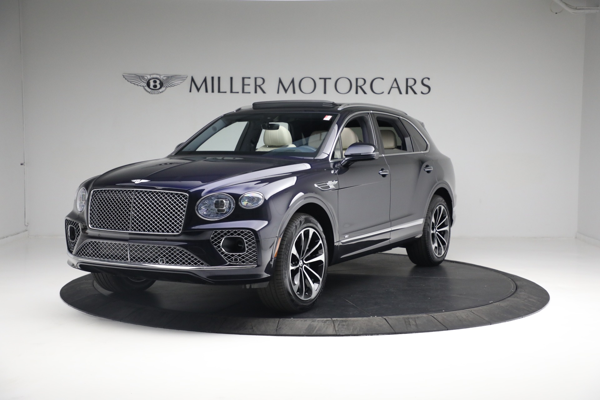 New 2022 Bentley Bentayga V8 for sale Sold at Aston Martin of Greenwich in Greenwich CT 06830 1