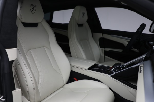 Used 2019 Lamborghini Urus for sale $263,900 at Aston Martin of Greenwich in Greenwich CT 06830 21