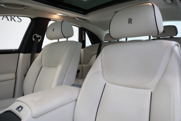 Used 2017 Rolls-Royce Ghost for sale $229,900 at Aston Martin of Greenwich in Greenwich CT 06830 15