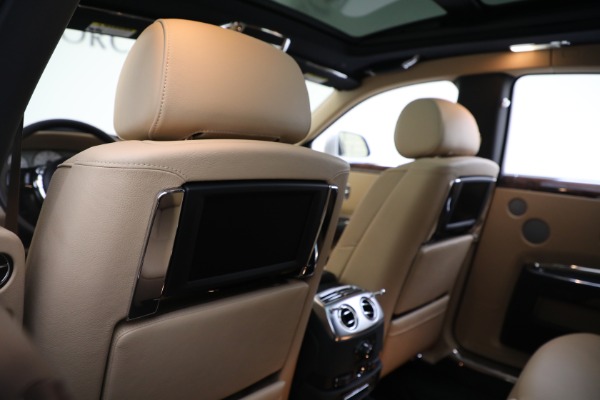 Used 2013 Rolls-Royce Ghost for sale $159,900 at Aston Martin of Greenwich in Greenwich CT 06830 17