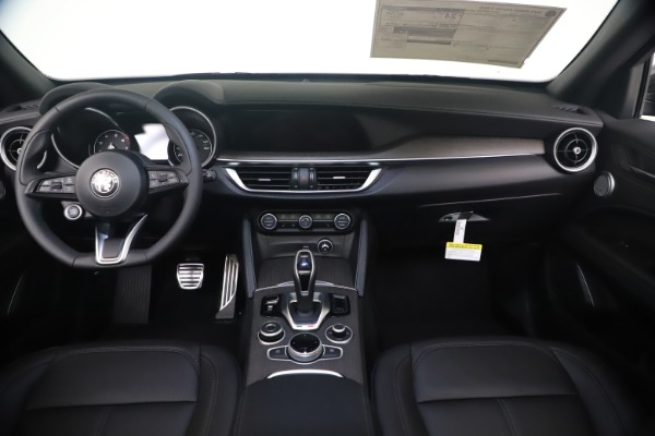 New 2022 Alfa Romeo Stelvio Ti for sale $54,730 at Aston Martin of Greenwich in Greenwich CT 06830 16