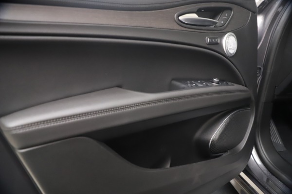 New 2022 Alfa Romeo Stelvio Ti for sale $54,730 at Aston Martin of Greenwich in Greenwich CT 06830 17
