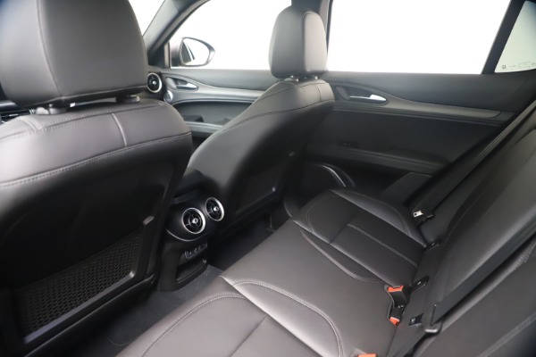 New 2022 Alfa Romeo Stelvio Ti for sale $54,730 at Aston Martin of Greenwich in Greenwich CT 06830 19