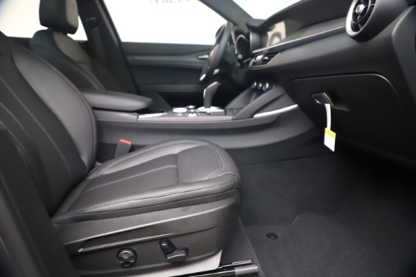 New 2022 Alfa Romeo Stelvio Ti for sale $54,730 at Aston Martin of Greenwich in Greenwich CT 06830 22