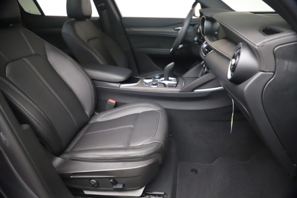 New 2022 Alfa Romeo Stelvio Ti for sale $54,730 at Aston Martin of Greenwich in Greenwich CT 06830 23