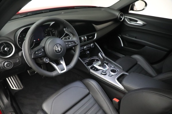 Used 2022 Alfa Romeo Giulia Veloce for sale $29,900 at Miller Motorcars Aston Martin in Greenwich CT 06830 13