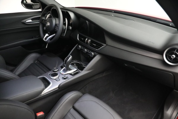 Used 2022 Alfa Romeo Giulia Veloce for sale $29,900 at Miller Motorcars Aston Martin in Greenwich CT 06830 16