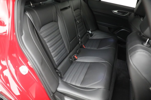 Used 2022 Alfa Romeo Giulia Veloce for sale $29,900 at Miller Motorcars Aston Martin in Greenwich CT 06830 22
